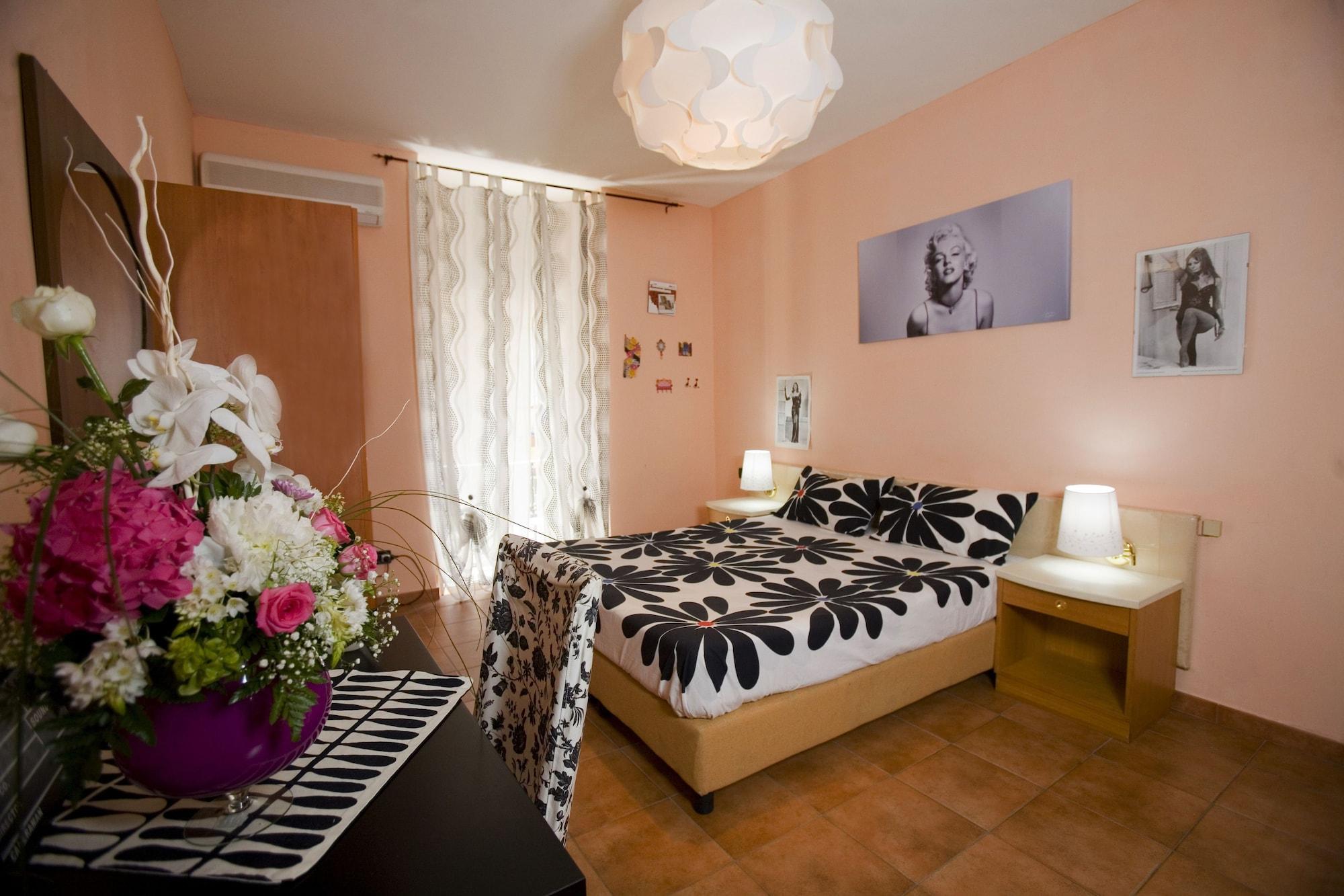 Hotel Cineholiday Nápoles